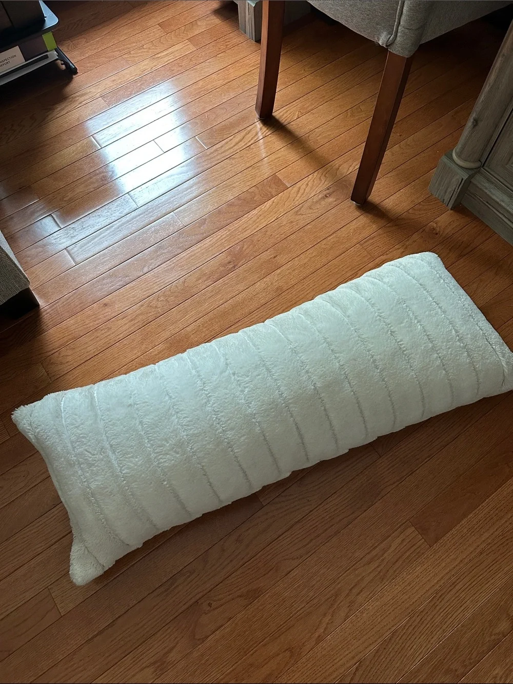 White fur Accent Pillow - Cozy Body Pillow